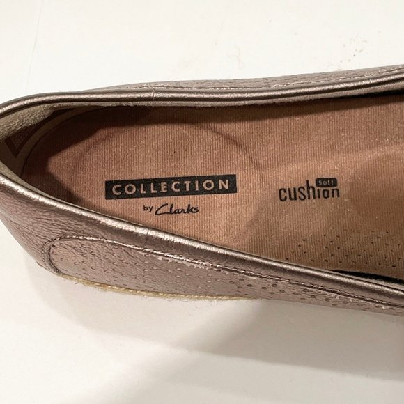 Clarks perforated upper loafers, 8 1/2 - Picture 3 of 4